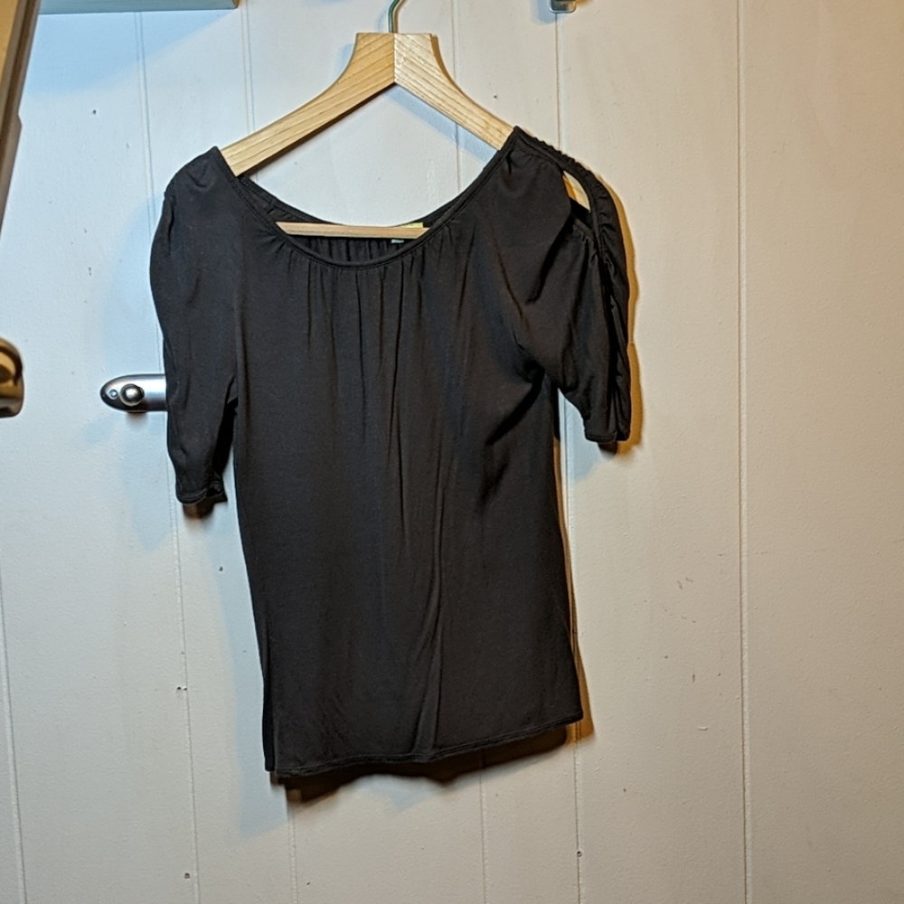 Gianni Bini knit top with sleeve detail Sz S